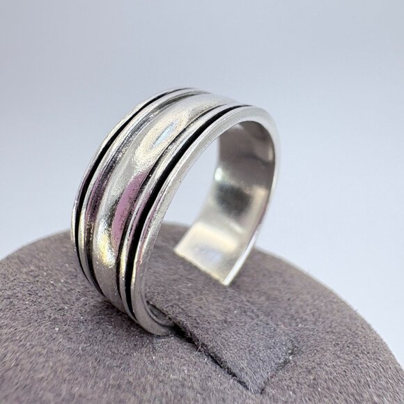 VTG Sterling Silver 925 Beveled Edge Band Hammered Finish Band Ring Size 9 - Picture 3 of 9